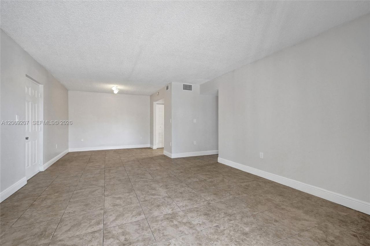 11505 NW 22nd Ave, Unit 102, Miami, FL 33167 Photo