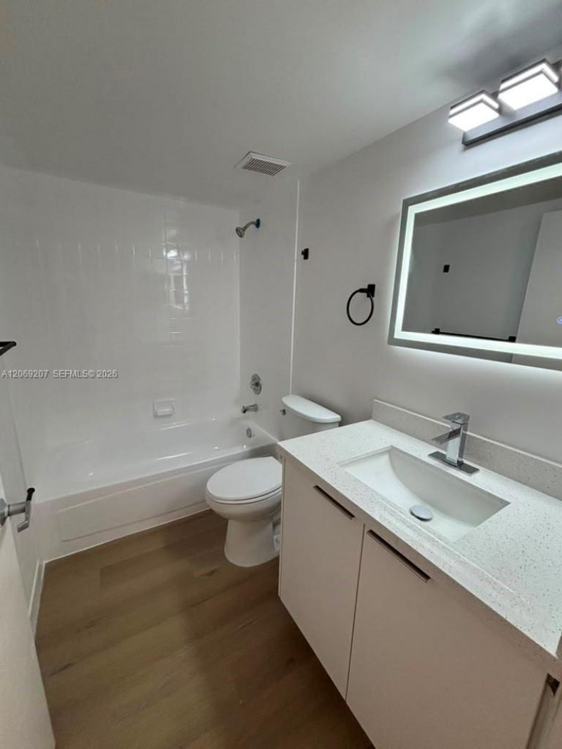 11505 NW 22nd Ave, Unit 102, Miami, FL 33167 Photo