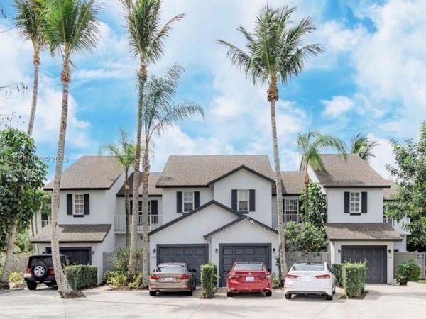 1647 Hawthorne Pl, Wellington, FL 33414