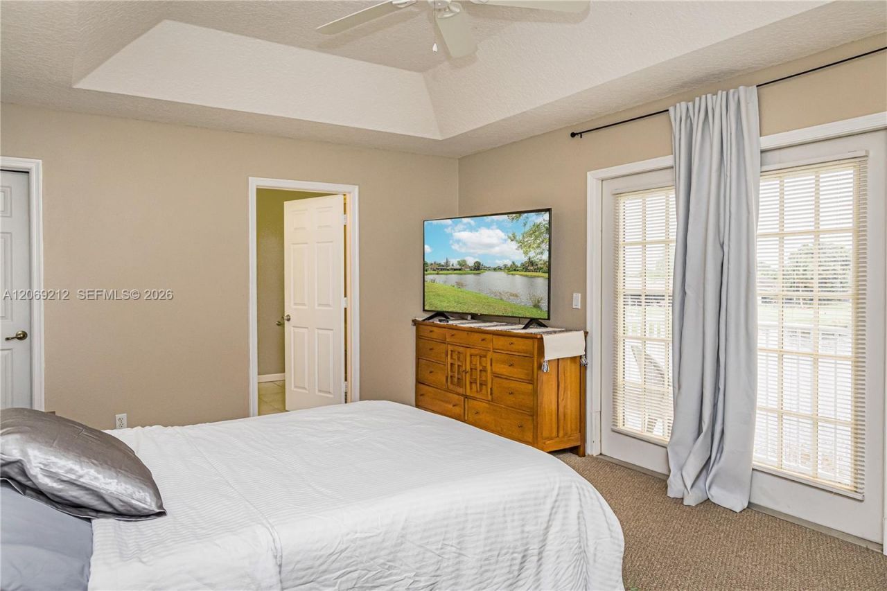 1647 Hawthorne Pl, Wellington, FL 33414 Photo