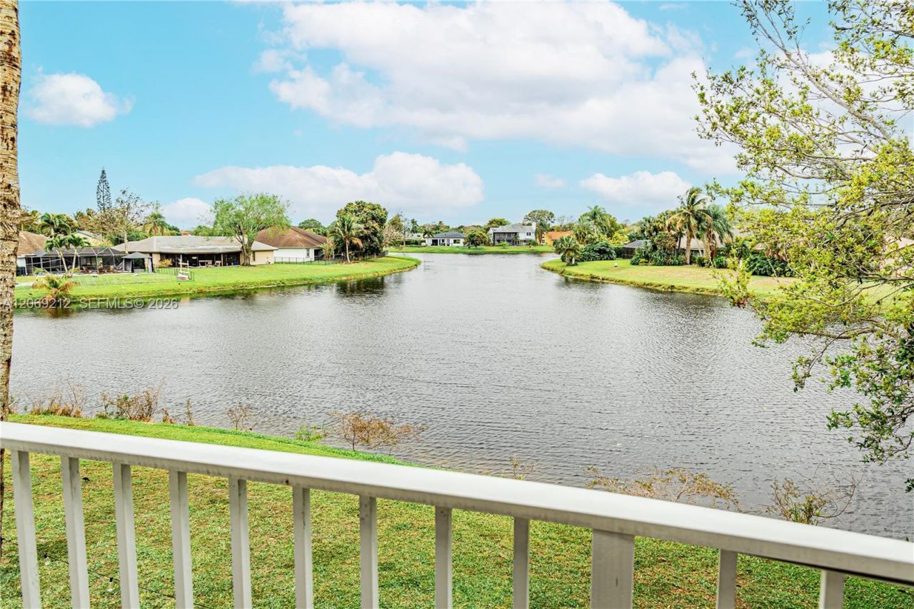 1647 Hawthorne Pl, Wellington, FL 33414 Photo