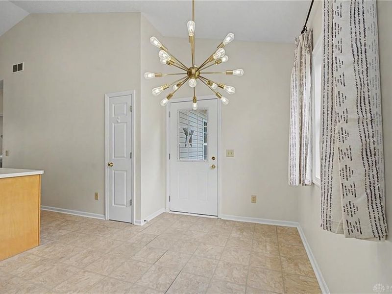 4911 Sir Gregory Way, Middletown, OH 45044 Photo 9