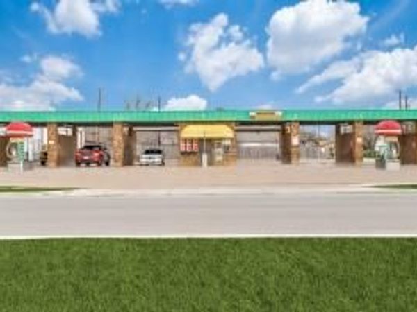1545 Everman Parkway , Everman, TX 76140