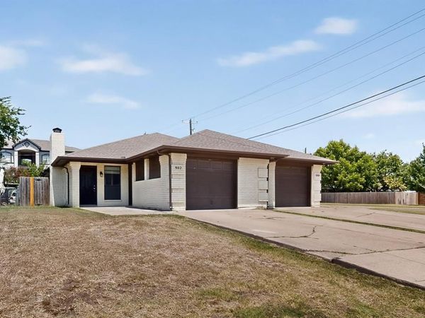 900 Irene Street, Burleson, TX 76028