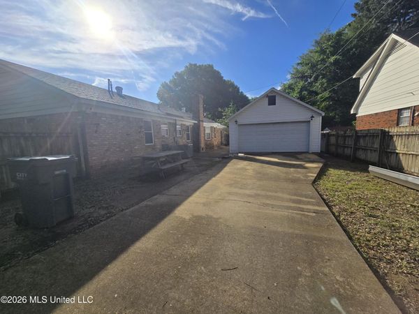 8209 Claiborne Drive, Southaven, MS 38671