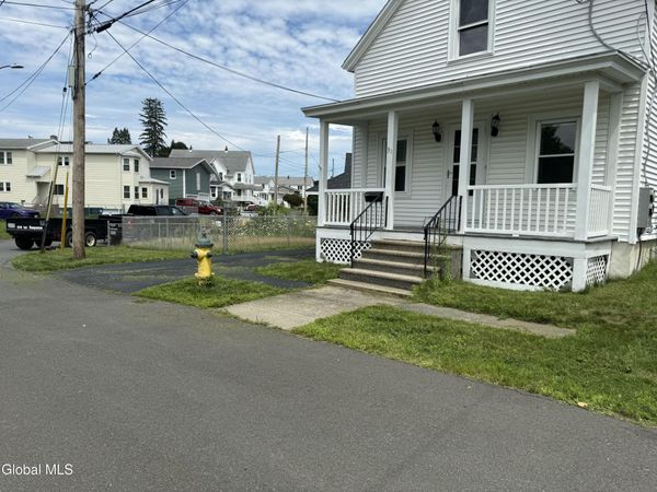 31 Charles Street, Waterford, NY 12188
