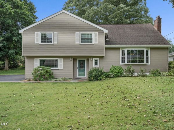 12 Lancaster Drive, Glenville, NY 12302