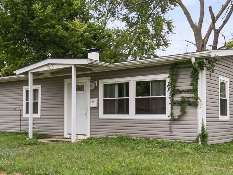 306 Rawson Drive, New Carlisle, OH 45344 Photo 2