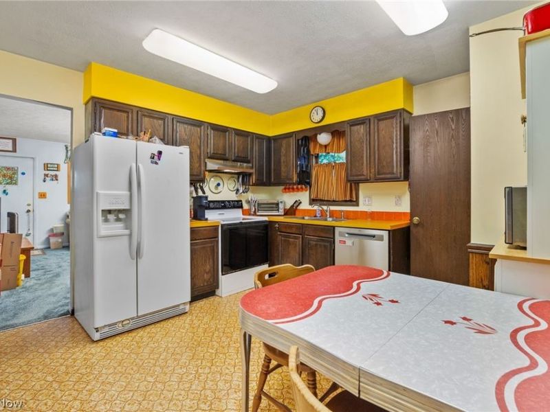 275 1st Street, Wadsworth, OH 44281 Photo 6