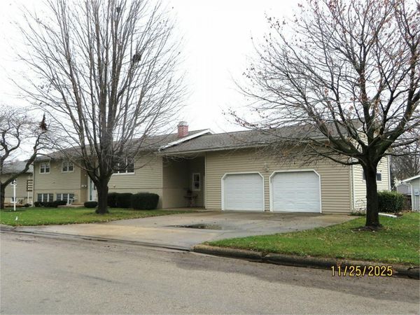 1304 8th Street, Grundy Center, IA 50638