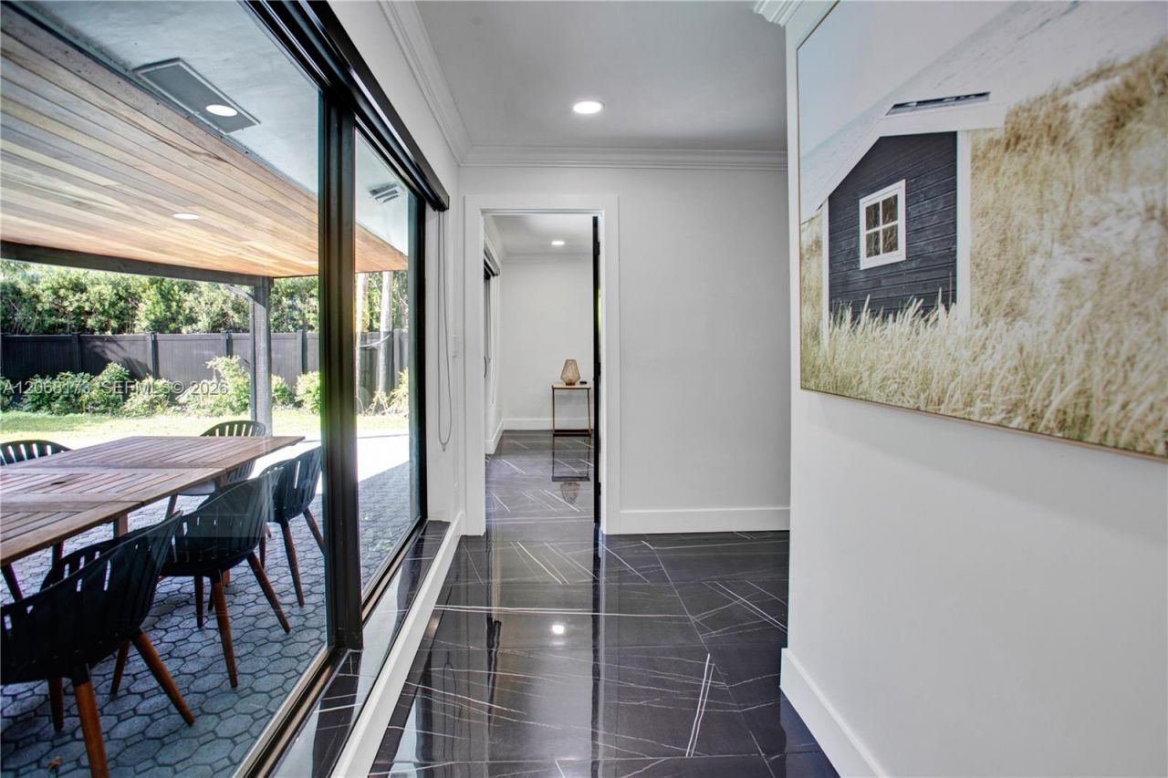 2457 NE 27th Ter, Fort Lauderdale, FL 33305 Photo