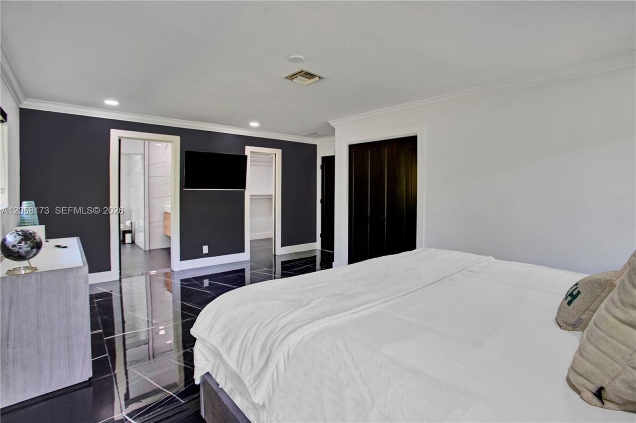 2457 NE 27th Ter, Fort Lauderdale, FL 33305 Photo