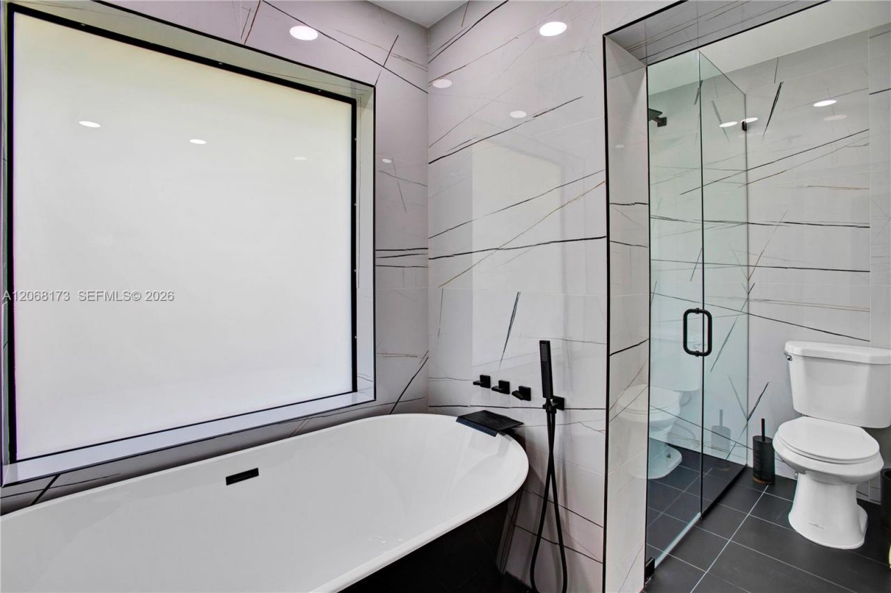 2457 NE 27th Ter, Fort Lauderdale, FL 33305 Photo