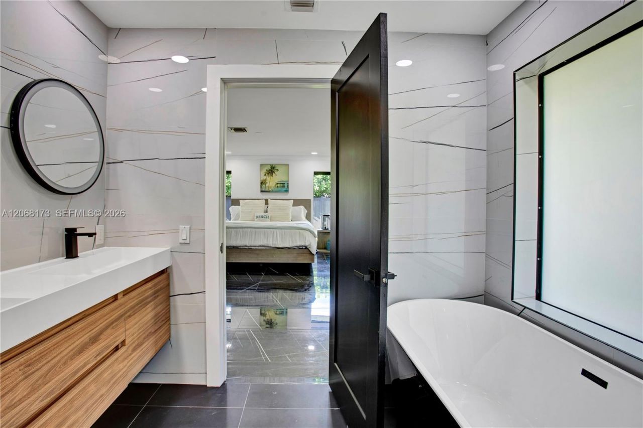 2457 NE 27th Ter, Fort Lauderdale, FL 33305 Photo