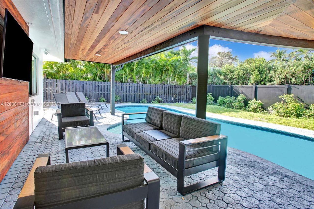 2457 NE 27th Ter, Fort Lauderdale, FL 33305 Photo