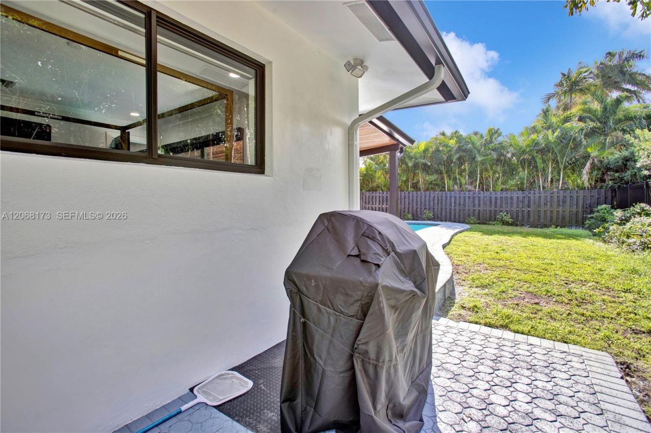 2457 NE 27th Ter, Fort Lauderdale, FL 33305 Photo