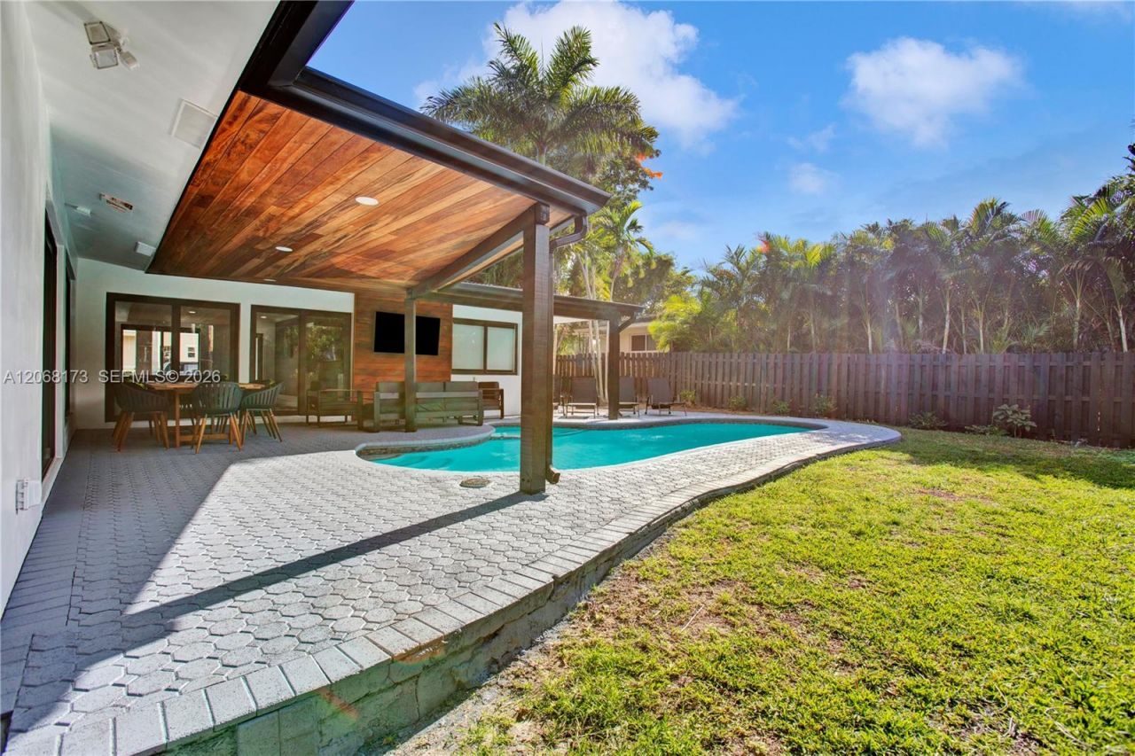 2457 NE 27th Ter, Fort Lauderdale, FL 33305 Photo