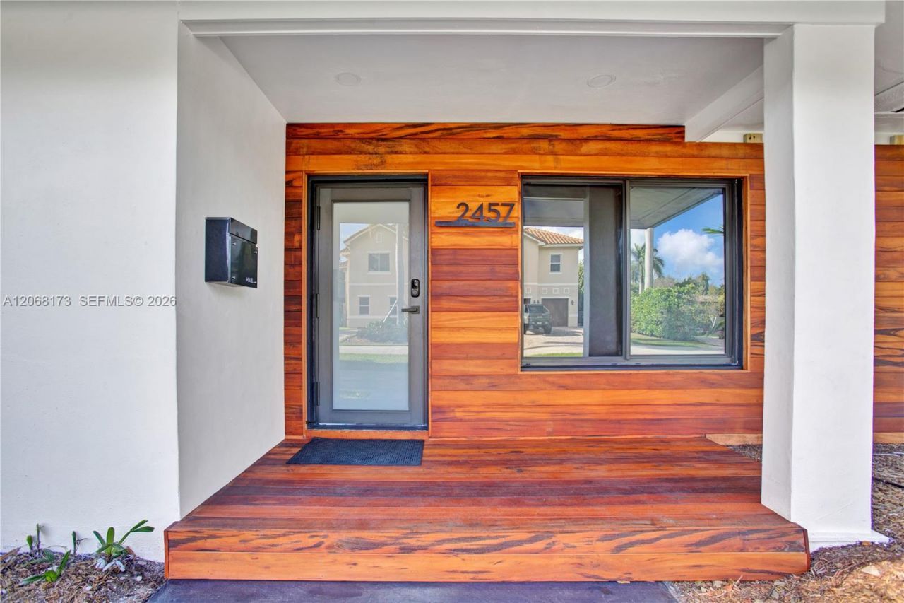 2457 NE 27th Ter, Fort Lauderdale, FL 33305 Photo