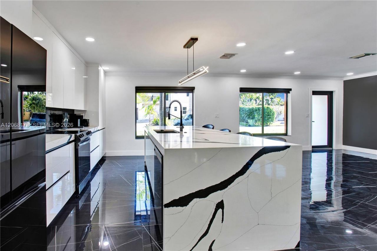2457 NE 27th Ter, Fort Lauderdale, FL 33305 Photo