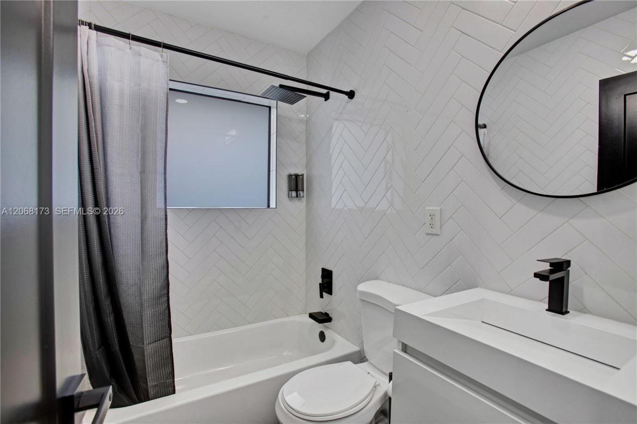 2457 NE 27th Ter, Fort Lauderdale, FL 33305 Photo
