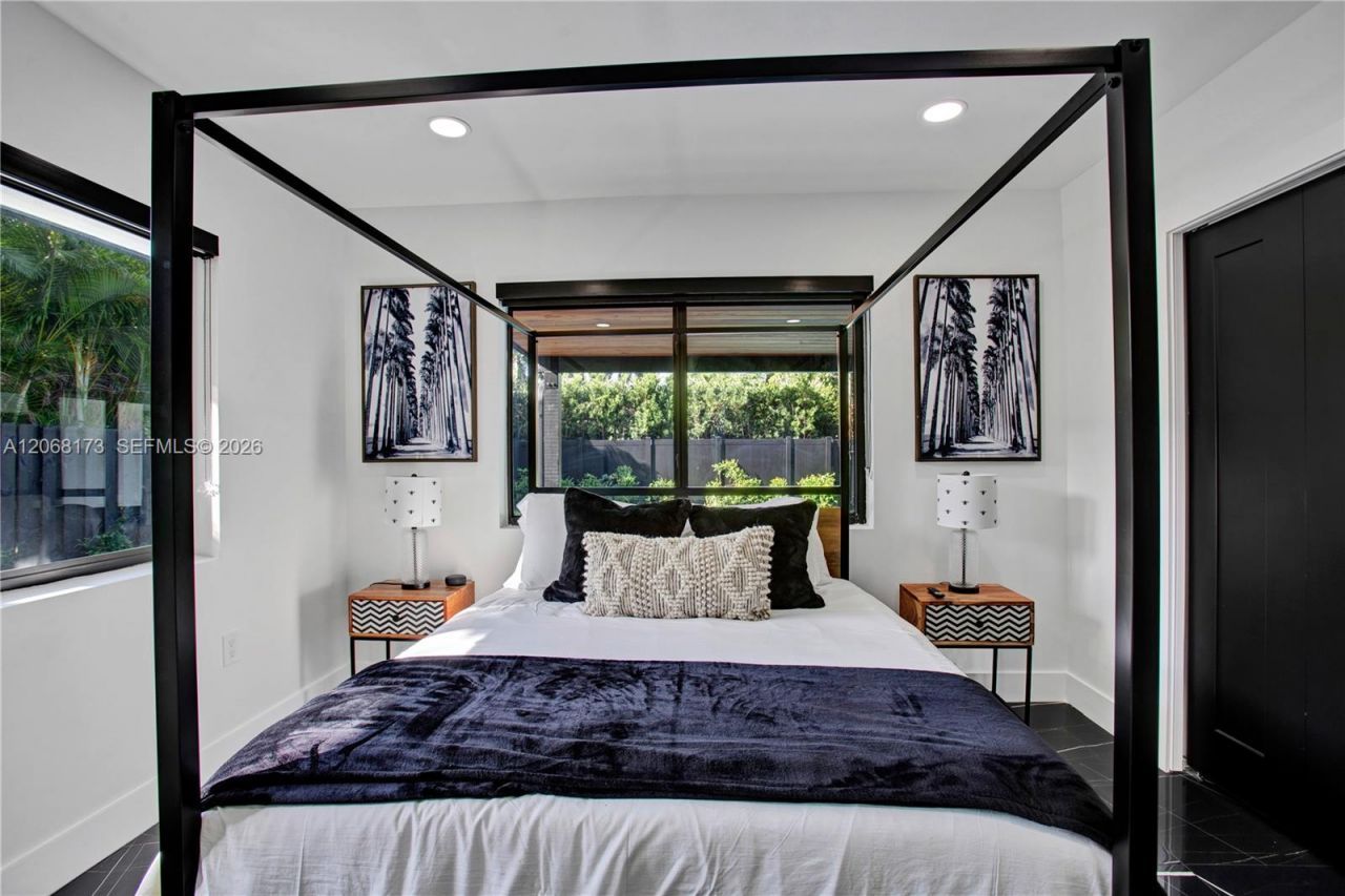 2457 NE 27th Ter, Fort Lauderdale, FL 33305 Photo