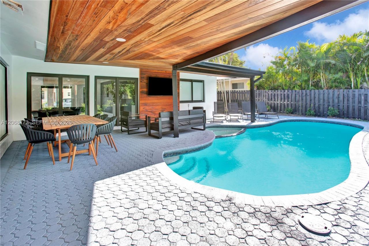 2457 NE 27th Ter, Fort Lauderdale, FL 33305 Photo
