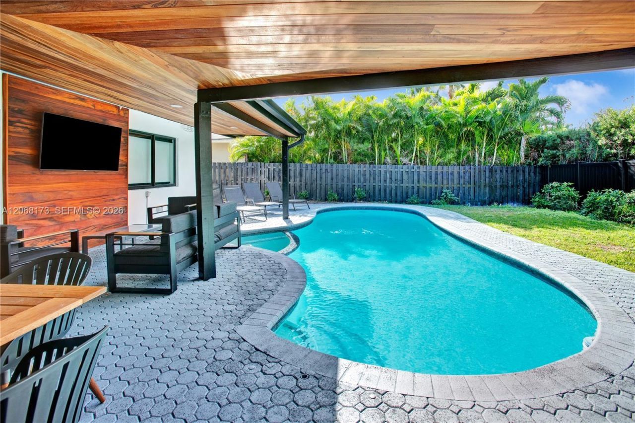2457 NE 27th Ter, Fort Lauderdale, FL 33305 Photo