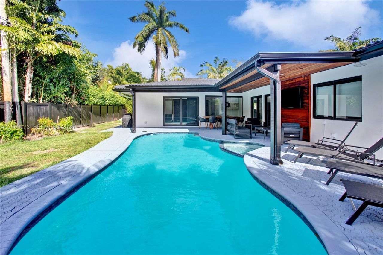 2457 NE 27th Ter, Fort Lauderdale, FL 33305 Photo