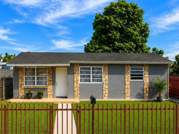 19811 SW 116th ave , Miami, FL 33157