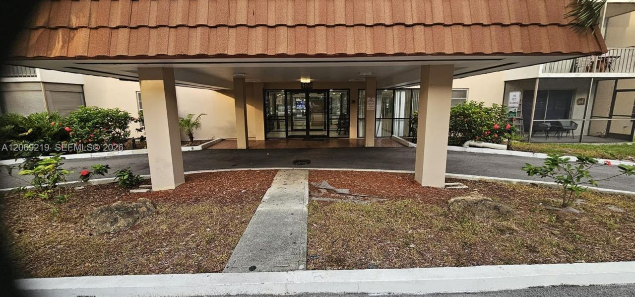4168 Inverrary Dr, Unit 112, Lauderhill, FL 33319 Photo