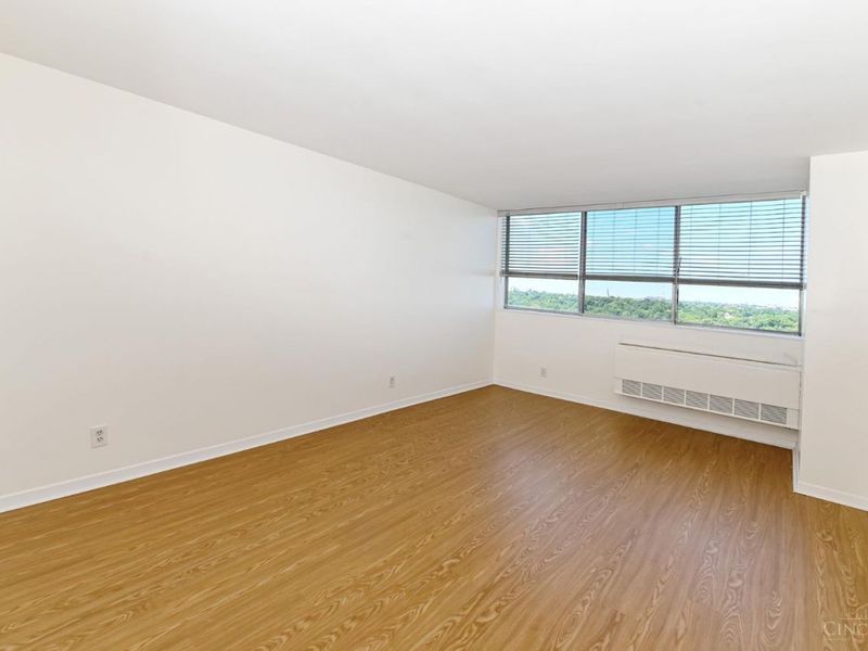 2324 Madison Road, Unit 1701, Cincinnati, OH 45208 Photo 18
