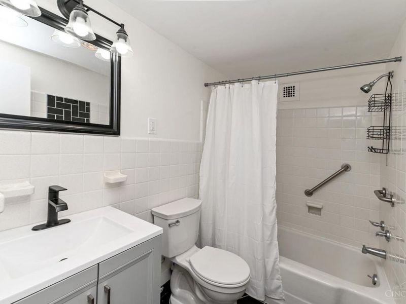 2324 Madison Road, Unit 1701, Cincinnati, OH 45208 Photo 23