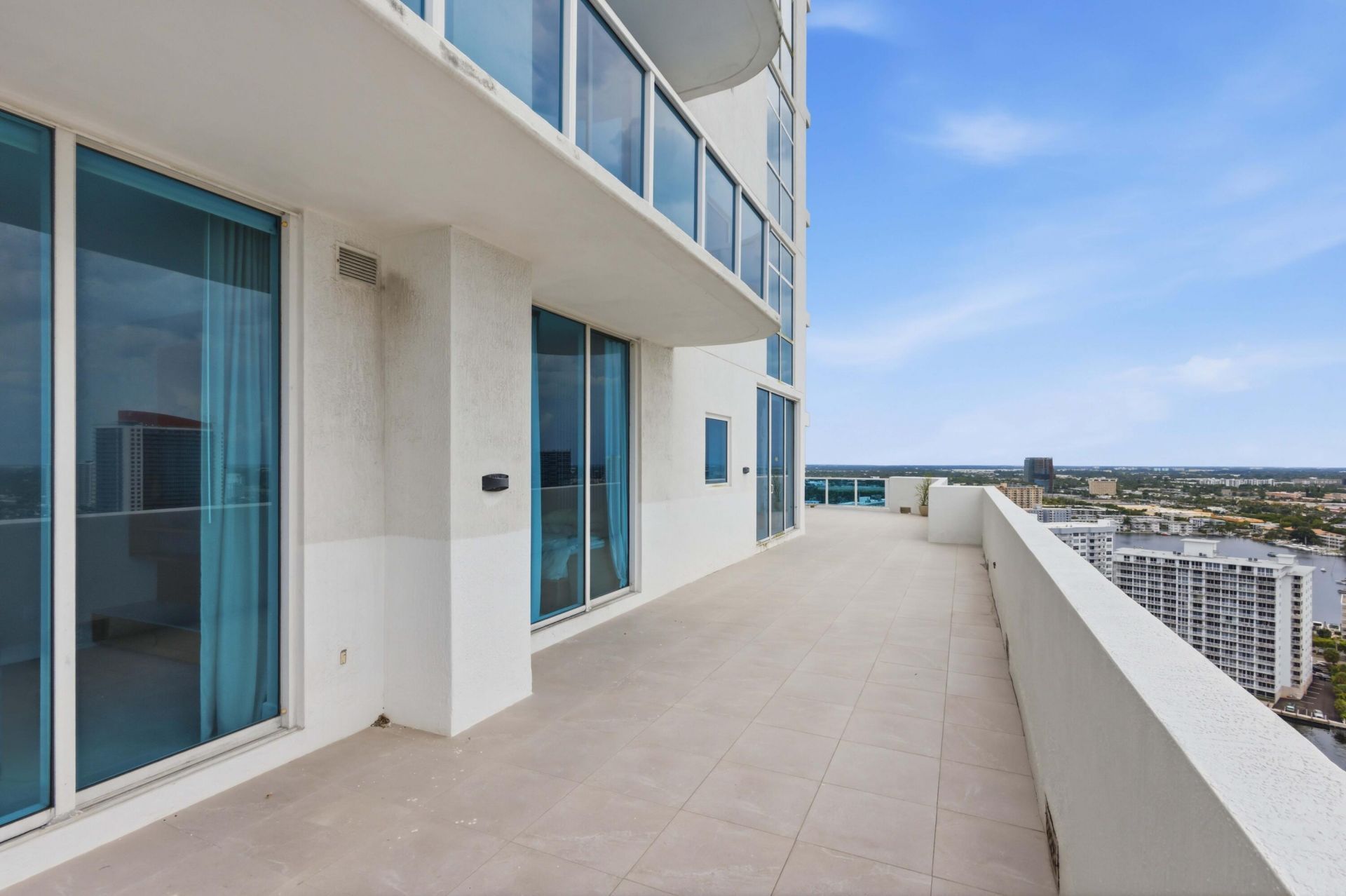 1945 S Ocean Drive, Unit 2408, Hallandale Beach, FL 33009 Photo