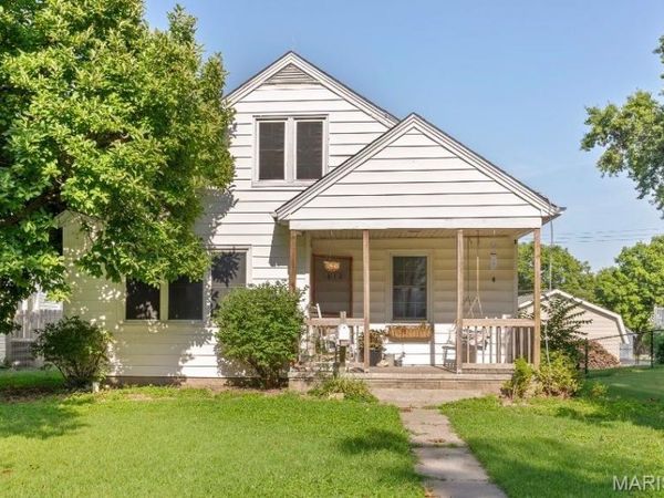 612 Locust Street, Red Bud, IL 62278