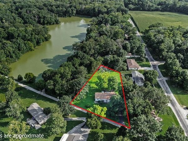13810 Klaus Lake Road, Highland, IL 62249