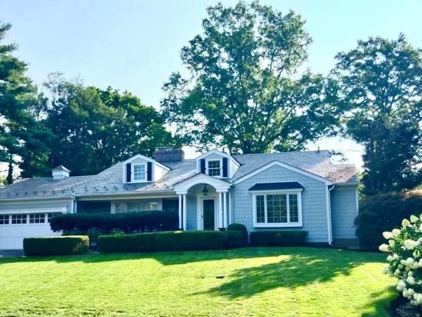 20 Earle Place , Manhasset, NY 11030