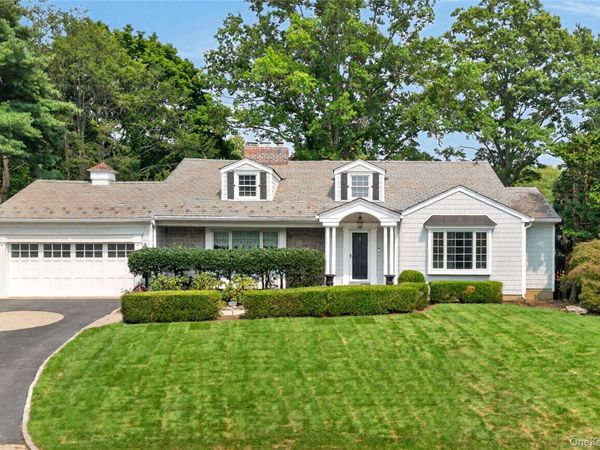 20 Earle Place , Manhasset, NY 11030