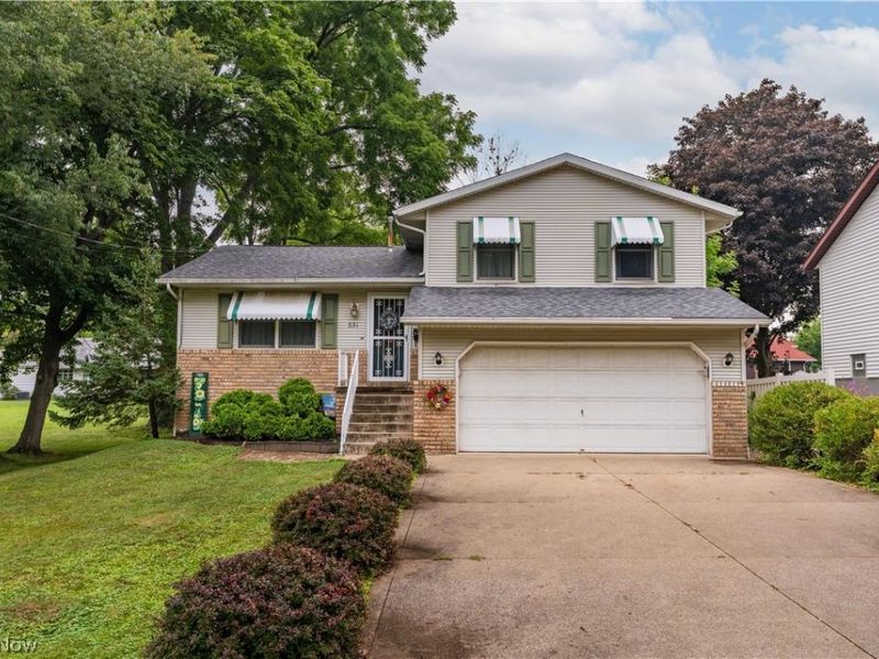 551 Harmon Street SW, North Canton, OH 44720 Photo 1
