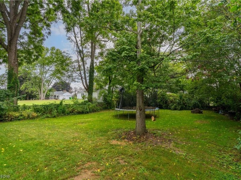551 Harmon Street SW, North Canton, OH 44720 Photo 3