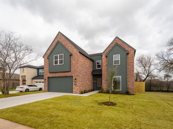 3041 Valentine Street , Dallas, TX 75215