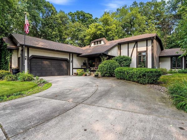 900 MT HOOD COURT, Green Bay, WI 54311