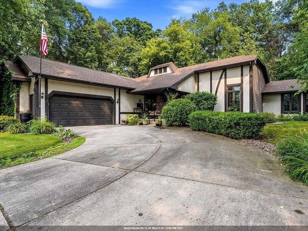 900 MT HOOD COURT, Green Bay, WI 54311