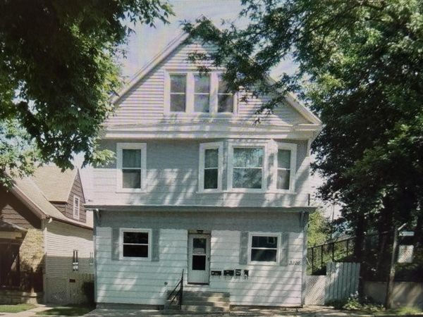 3926 W Clybourn STREET, Milwaukee, WI 53208