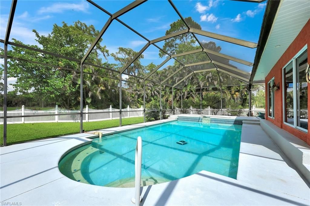 360 16th Ave Nw, Naples, FL 34120 Photo