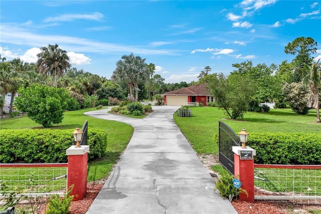 360 16th Ave Nw, Naples, FL 34120 Photo