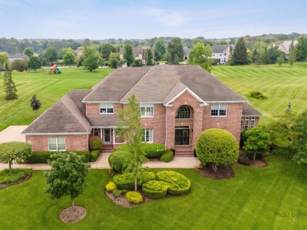 5 Hawthorn Grove Circle , Hawthorn Woods, IL 60047