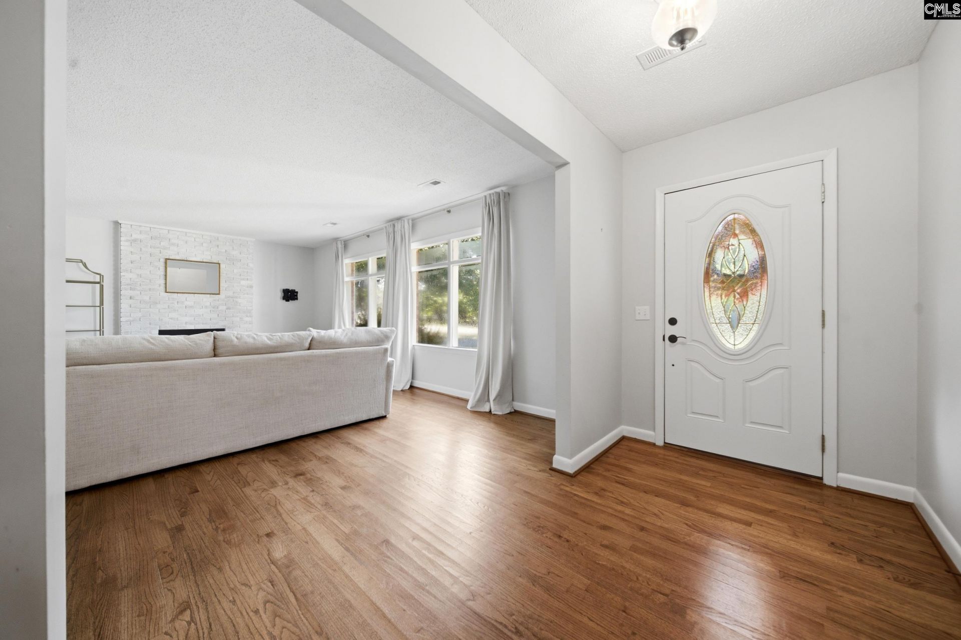 215 Summerland Avenue Photo 10