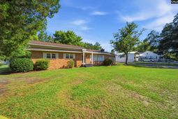 215 Summerland Avenue photo 4