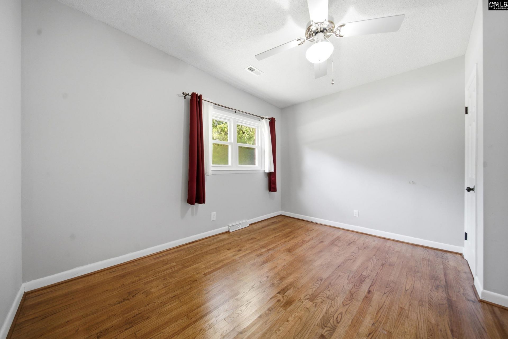 215 Summerland Avenue Photo 25
