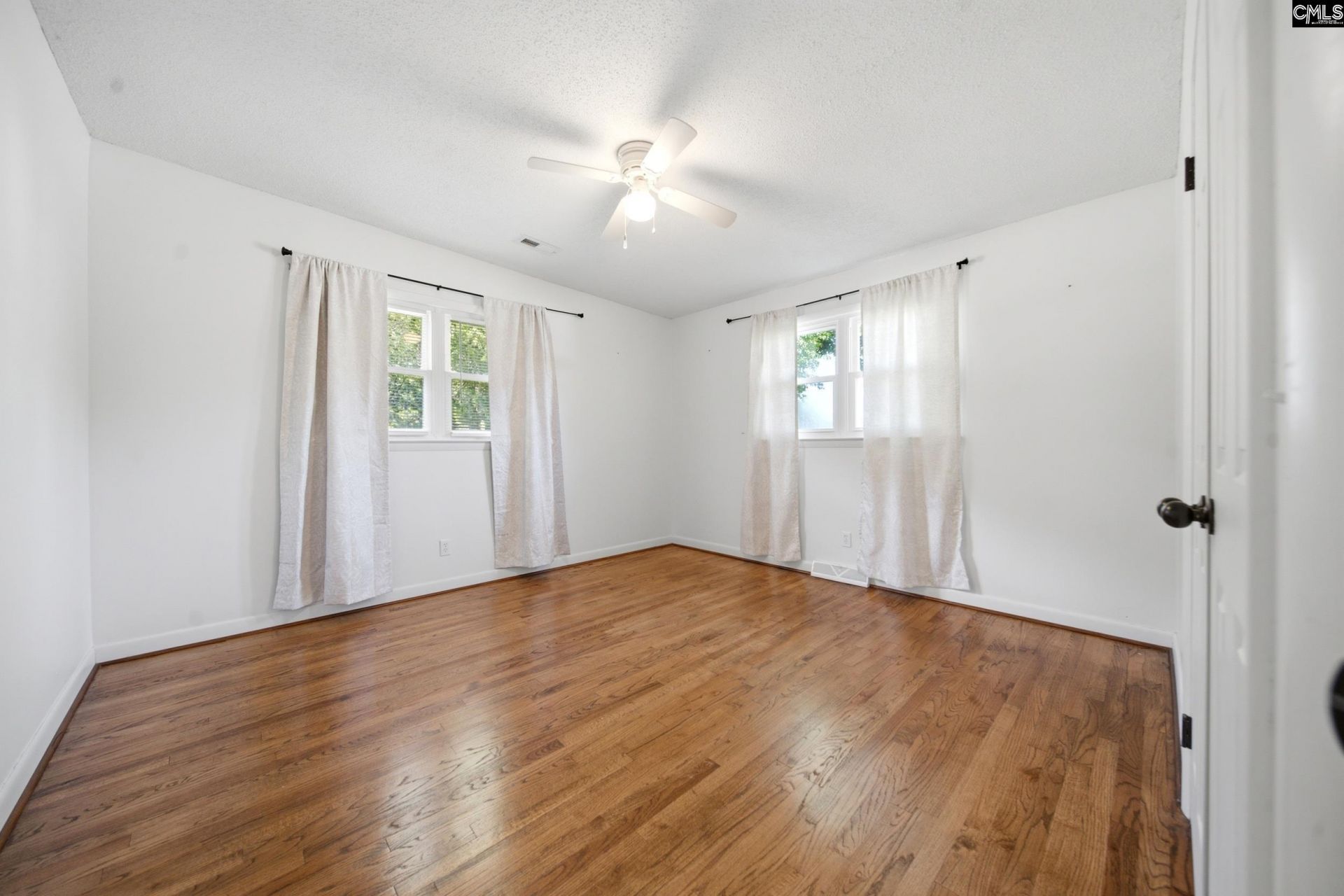 215 Summerland Avenue Photo 29